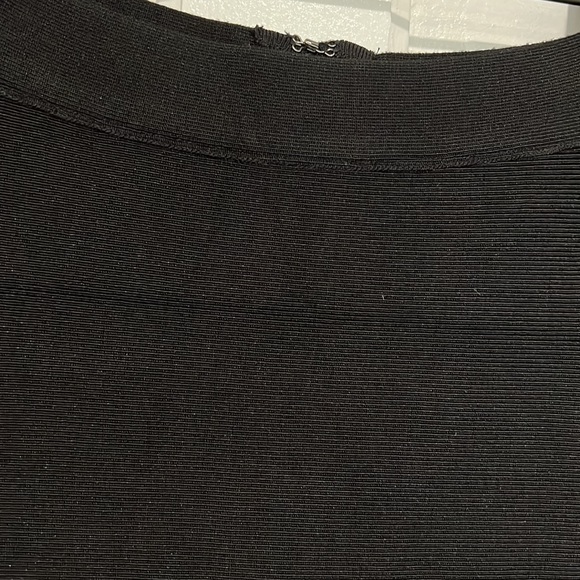 ARITZIA • TEN BY BABATON bandage midi skirt 0 - Picture 2 of 4